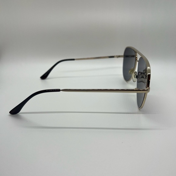 Quay X Desi High Key Sunglasses - Picture 4 of 4